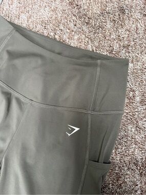 Green Gymshark Buttery Pocket Leggings Full Length, size M